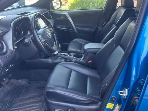 Used 2017 Toyota RAV4 SE w/ Advanced Technology Package AWD/4WD image 3