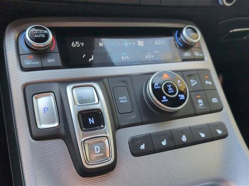 Used 2023 Hyundai Palisade Calligraphy image 16