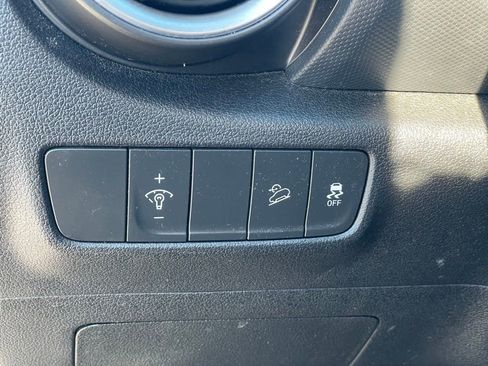 Used 2023 Hyundai Kona SEL image 13