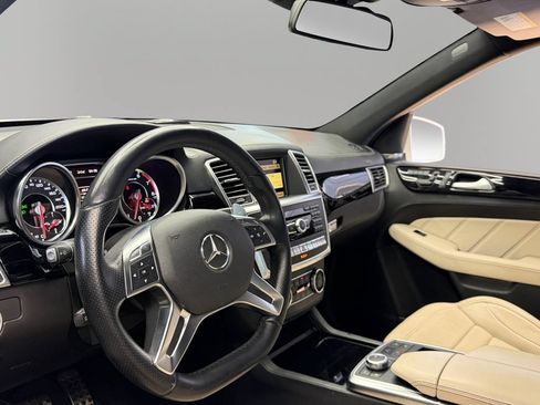Used 2012 Mercedes-Benz ML 63 AMG 4MATIC w/ Driver Assistance Pkg image 16