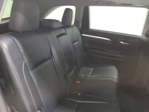 Used 2014 Toyota Highlander XLE AWD/4WD image 15