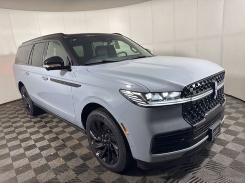 New 2025 Lincoln Navigator L Reserve w/ Jet Appearance Package AWD/4WD image 7