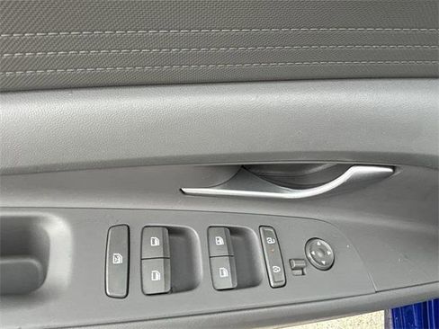 Certified 2025 Hyundai Elantra SE image 13