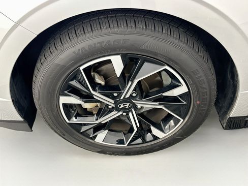 Used 2025 Hyundai Sonata SEL FWD image 11