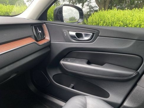 Used 2023 Volvo XC60 B5 Plus FWD image 22