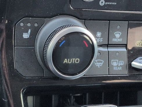 Used 2022 Toyota Highlander Bronze Edition image 22