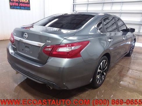 Used 2018 Nissan Altima 2.5 SV image 3