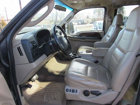 Used 2005 Ford F250 Lariat image 8