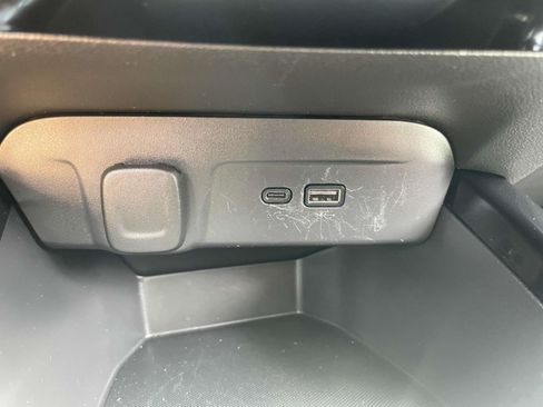 Used 2025 Chevrolet Trax LT w/ LT Convenience Package FWD image 27