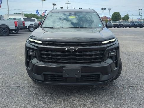 Used 2024 Chevrolet Traverse LT w/ Midnight/Sport Edition AWD/4WD image 4