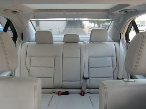 Used 2014 Mercedes-Benz E 350 Sedan image 33