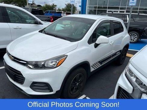 Used 2017 Chevrolet Trax LS AWD/4WD image 2