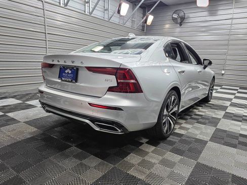 Used 2022 Volvo S60 B5 Inscription FWD image 5