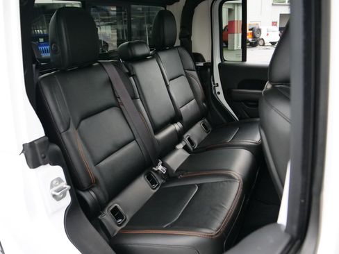 Used 2023 Jeep Gladiator Mojave w/ Cold Weather Group AWD/4WD image 36