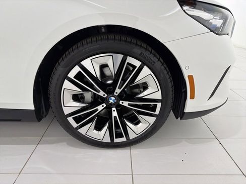 Used 2024 BMW 530i xDrive w/ Premium Package image 45