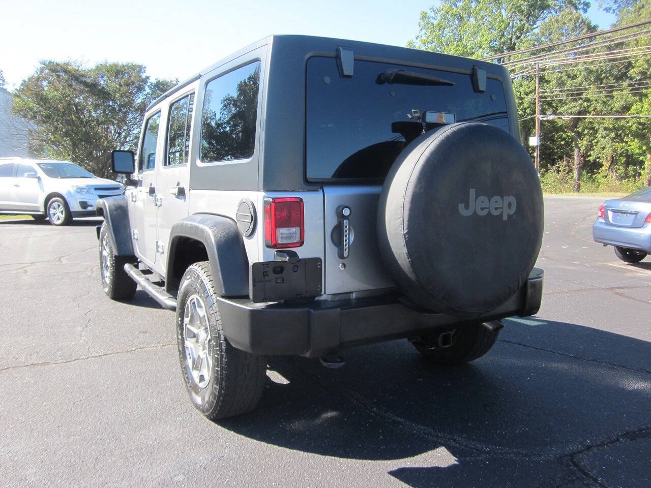 Used 2016 Jeep Wrangler Unlimited Rubicon w/ Max Tow Package AWD/4WD image 36