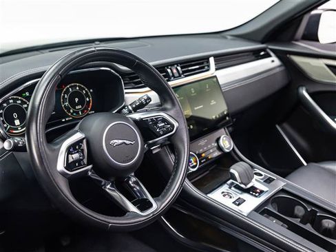 Used 2024 Jaguar F-PACE R-Dynamic S AWD/4WD image 17