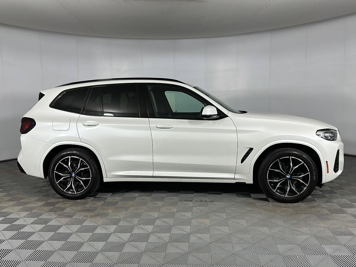 Used 2024 BMW X3 xDrive30i w/ Premium Package AWD/4WD image 28