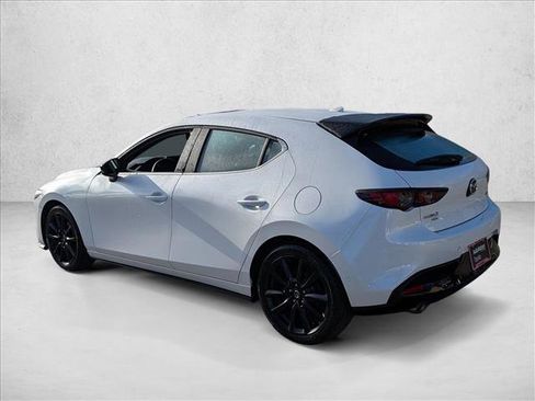 Used 2021 MAZDA MAZDA3 Hatchback w/Premium Plus Pkg image 7