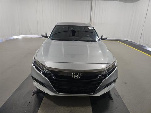 Used 2018 Honda Accord Sport image 2