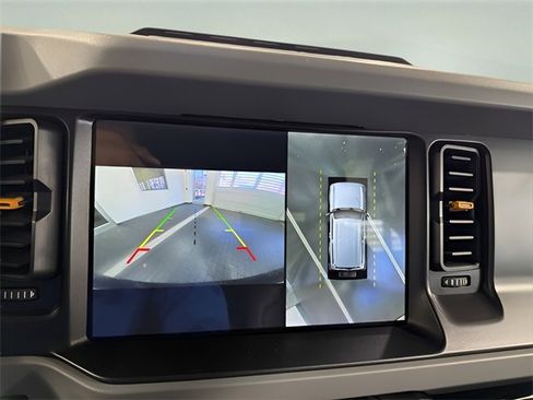 Used 2023 Ford Bronco Badlands image 20