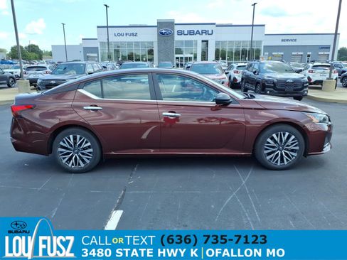Used 2025 Nissan Altima 2.5 SV FWD image 27