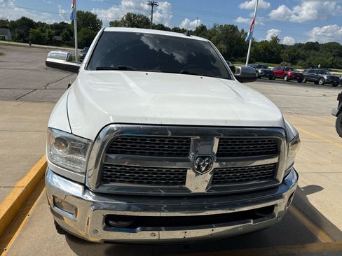 Used 2018 RAM 2500 Laramie w/ Convenience Group AWD/4WD image 3