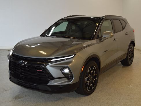 Used 2024 Chevrolet Blazer RS w/ Enhanced Convenience Package AWD/4WD image 7