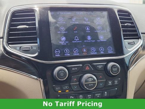 Used 2019 Jeep Grand Cherokee Limited AWD/4WD image 17