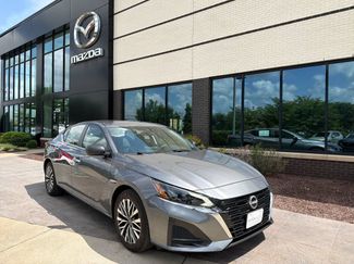 Used 2025 Nissan Altima 2.5 SV FWD video 1
