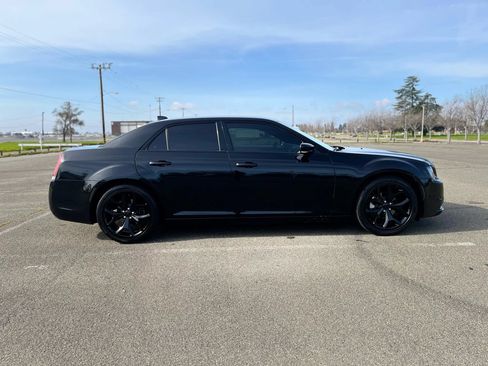 Used 2021 Chrysler 300 S RWD image 4