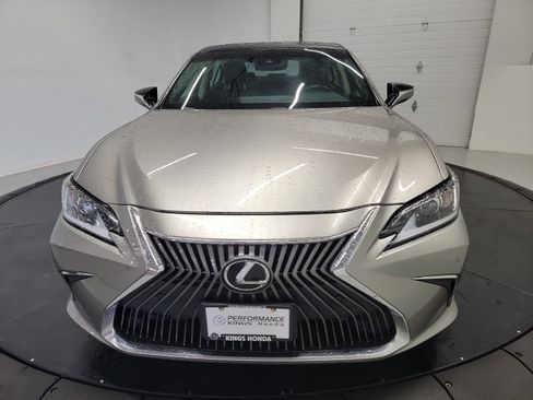 Used 2020 Lexus ES 350 w/ Luxury Package FWD image 2