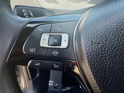 Used 2020 Volkswagen Tiguan SE w/ Panoramic Sunroof Package FWD image 36