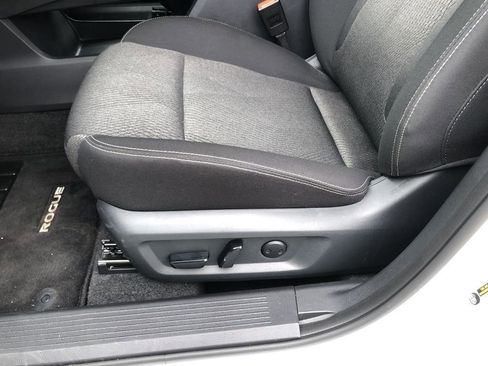 Used 2026 Nissan Rogue SV AWD/4WD image 15