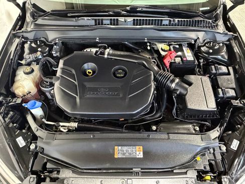 Used 2014 Ford Fusion SE w/ Equipment Group 202A FWD image 29
