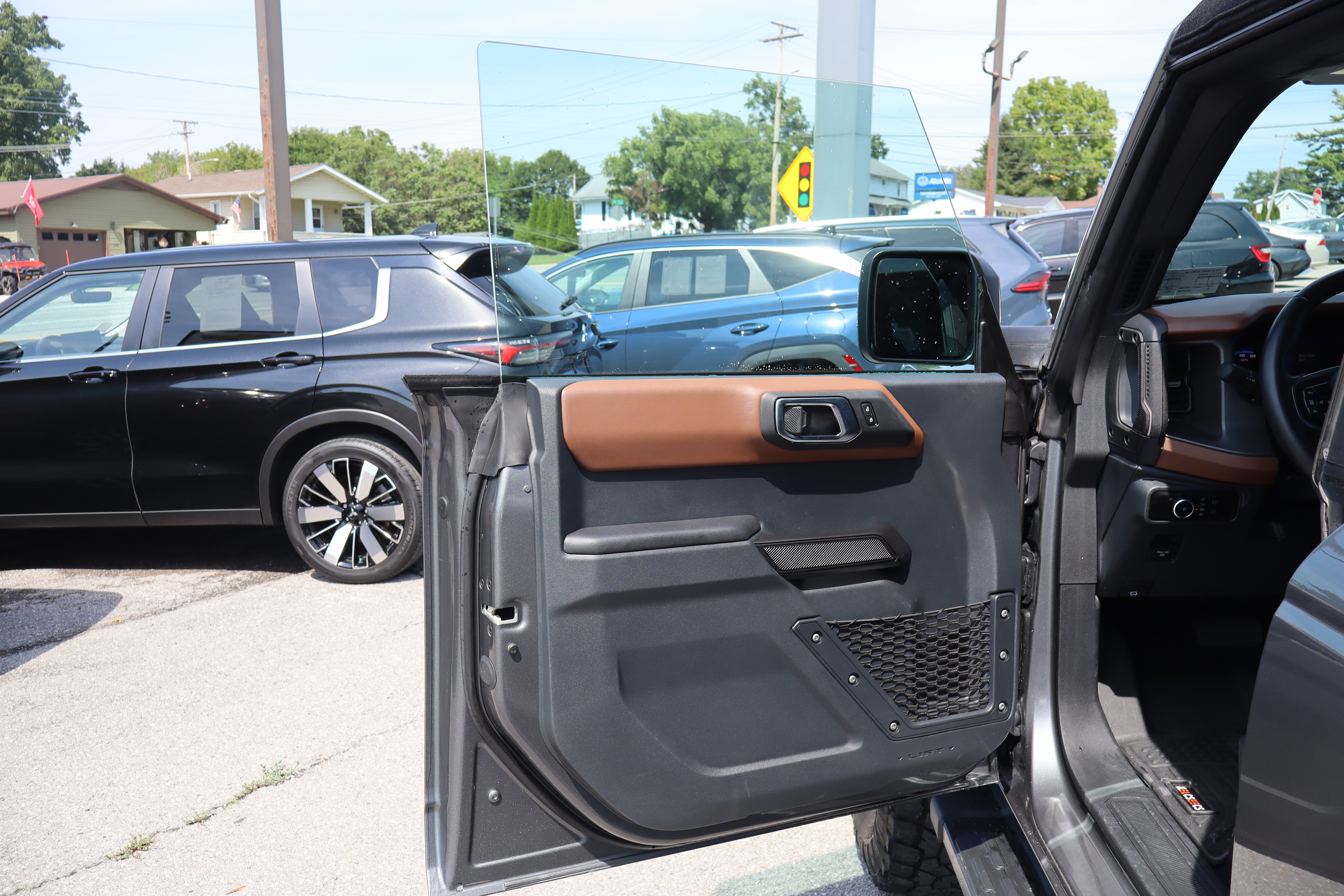 Used 2024 Ford Bronco Outer Banks AWD/4WD image 19