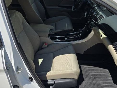 Used 2016 Honda Accord LX image 16