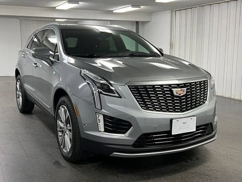 Used 2025 Cadillac XT5 Premium Luxury w/ Technology Package AWD/4WD image 7