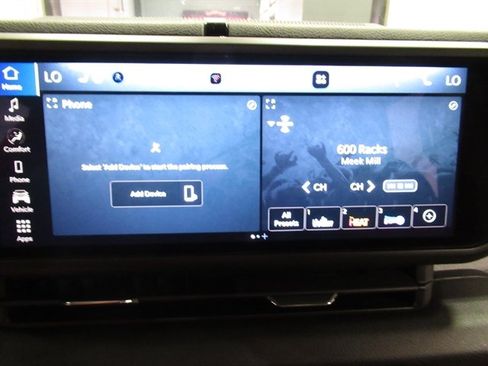 Used 2024 Jeep Wrangler Unlimited AWD/4WD image 27