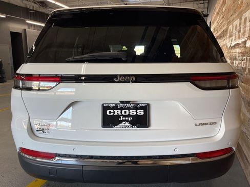 Used 2023 Jeep Grand Cherokee Laredo w/ Luxury Tech Group I AWD/4WD image 21