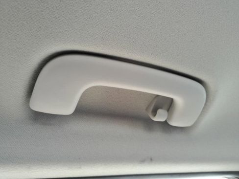 Used 2022 Hyundai Venue SEL w/ Cargo Package image 25