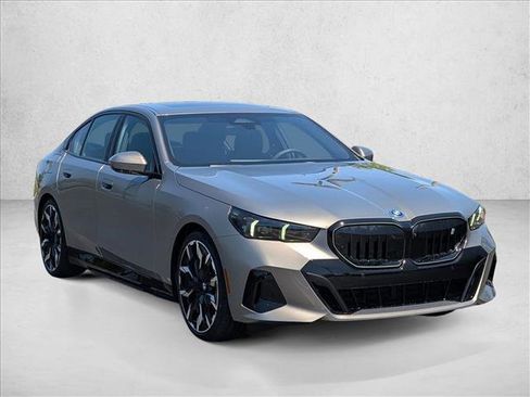 New 2026 BMW i5 eDrive40 w/ M Sport Package RWD image 7