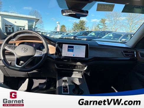 Certified 2025 Volkswagen Atlas SE image 13