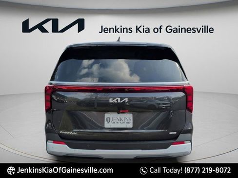 New 2026 Kia Carnival LXS image 7