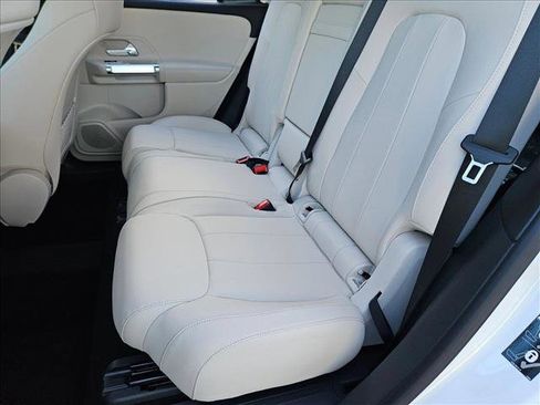 Used 2025 Mercedes-Benz GLB 250 image 15