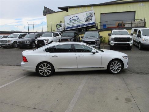 Used 2018 Volvo S90 T6 Inscription w/ Convenience Package image 9