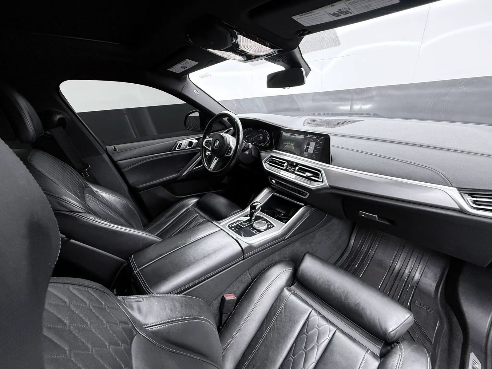 Used 2023 BMW X6 xDrive40i w/ M Sport Package AWD/4WD image 10