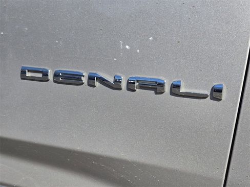 Used 2022 GMC Yukon Denali image 11