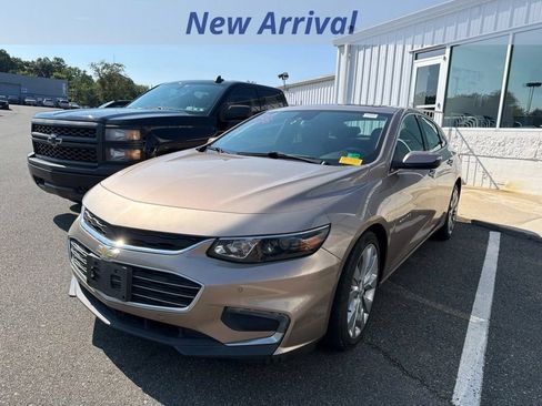 Used 2018 Chevrolet Malibu Premier w/ Premier Sun and Wheel Package FWD image 1