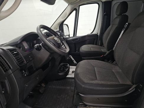 Used 2024 RAM ProMaster 2500 w/ Convenience Group FWD image 8